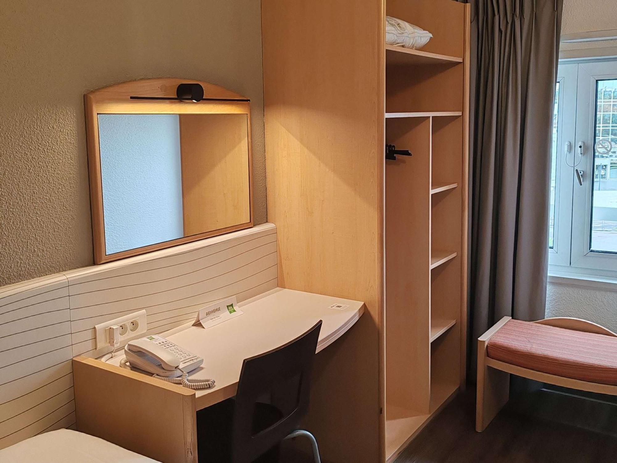Ibis Styles Paris Poissy Hotel Exterior foto