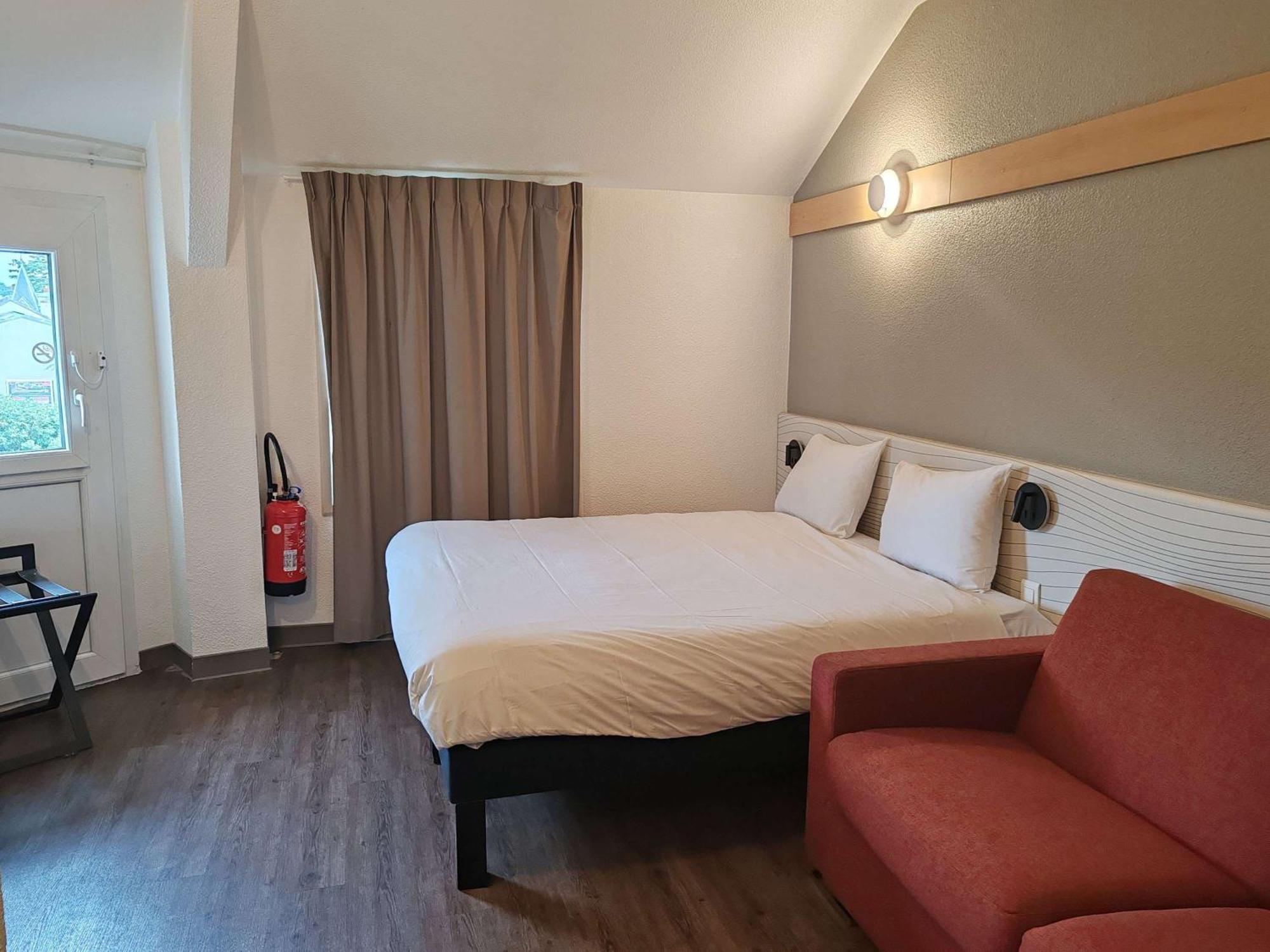 Ibis Styles Paris Poissy Hotel Exterior foto